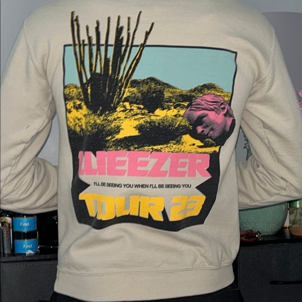 Tan Weezer ‘23 tour sweatshirt (UNISEX)